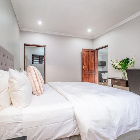 Hurlingham House Guest House Johannesburg Esterno foto