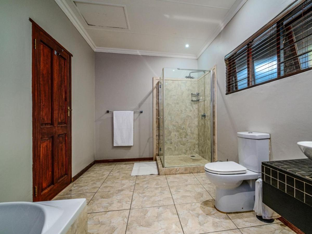 Hurlingham House Guest House Johannesburg Esterno foto